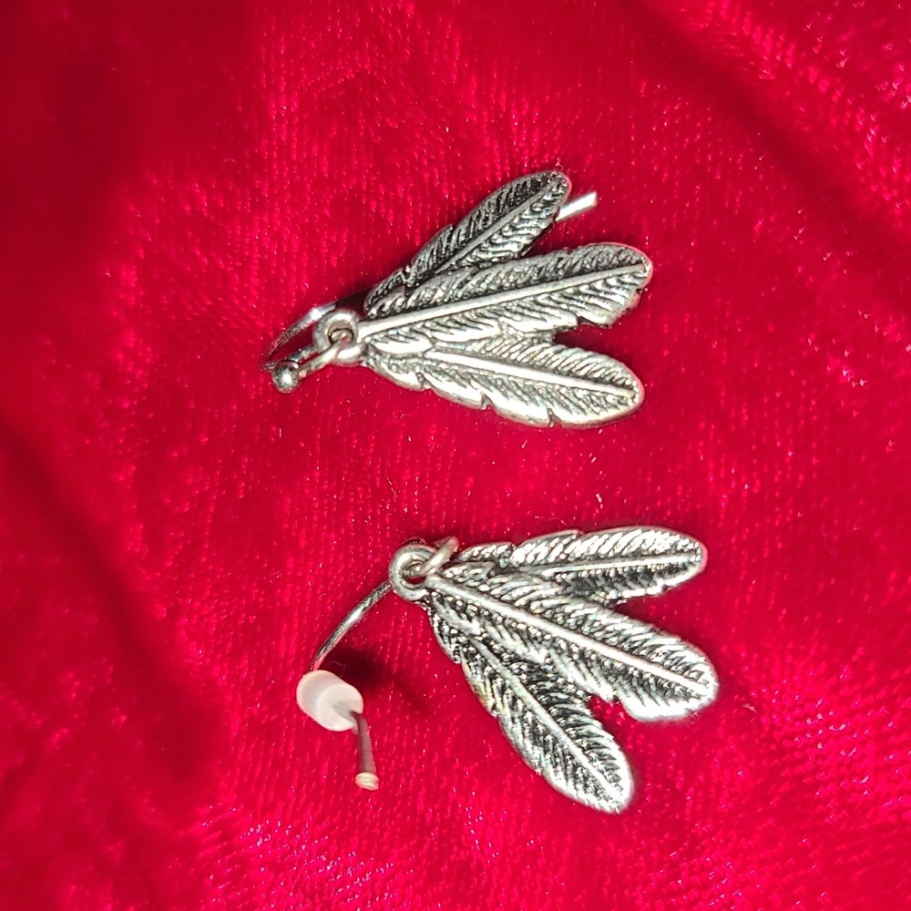 FEATHER Dangle Earrings Silvertone NWT